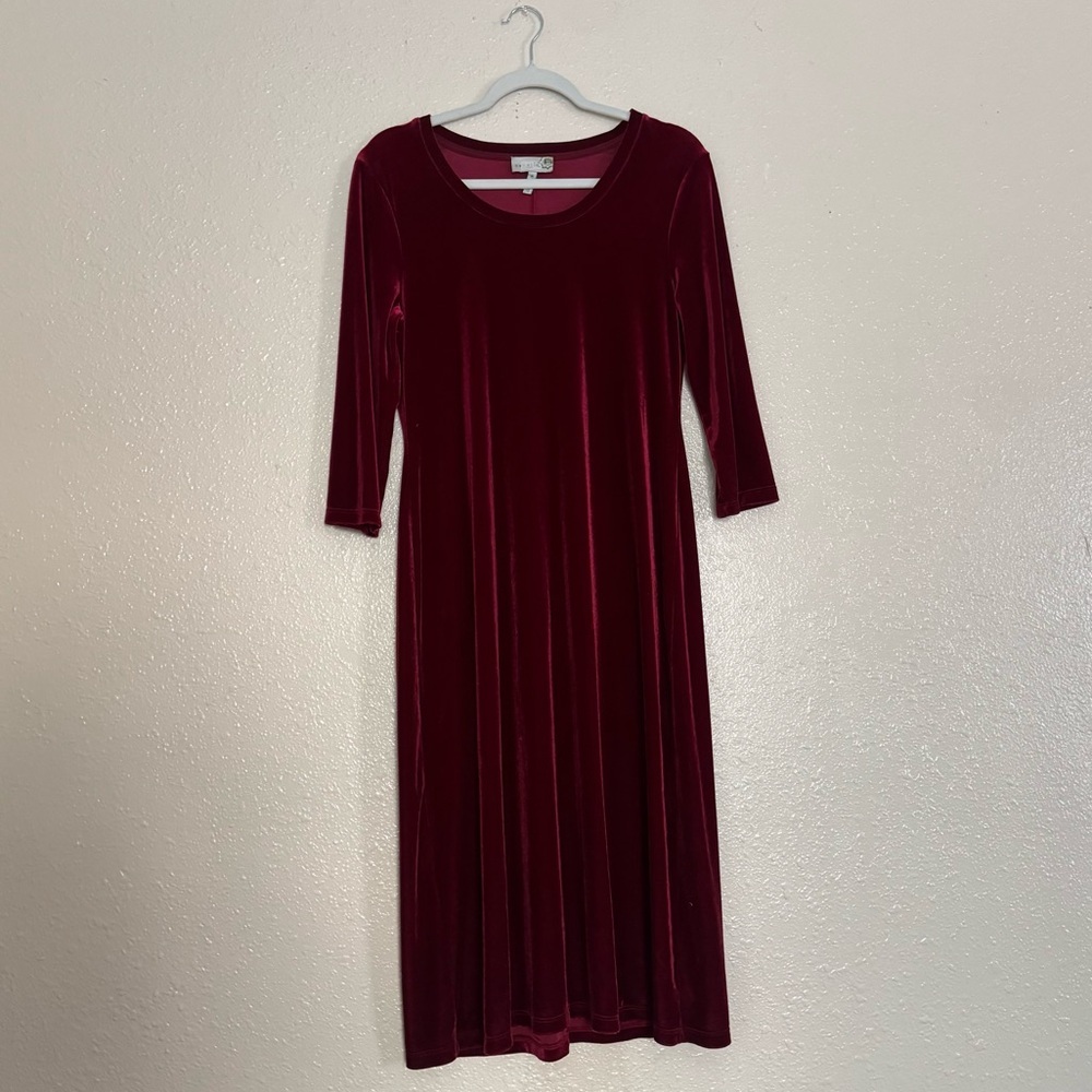 Sahalie Red Velvet Long Sleeve Midi Dress